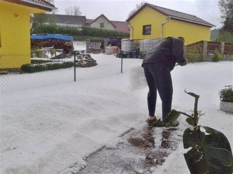 Elektromagnetické vlnění dopadne na oblak v česku provozuje meteoradar český hydrometeorologický ústav (čhmú) a zveřejňuje je na stránkách. Fotografie: Českou republikou se prohnaly velmi silné bouřky