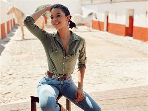 She was born in a family that consists of stars of music. 322.1 mil Me gusta, 1,297 comentarios - Ángela Aguilar ...