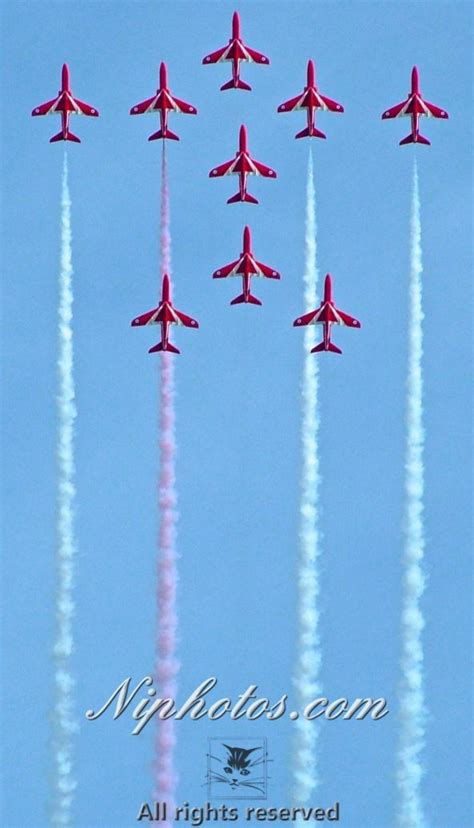 Pin By M On Aviones Aeronaves Raf Red Arrows Red Arrow Air Fighter