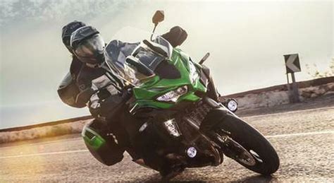 It is a personal document that outlines your professional career and educational level. Kawasaki Versys 1000SE, per il 2021 ancora più confort ...