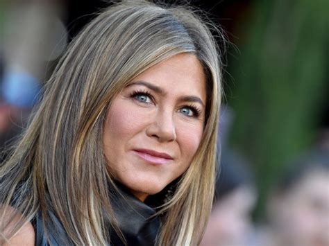 Timeline of her exes | ⭐ossa. 10 Things To Know About Jennifer Aniston's New Show ...