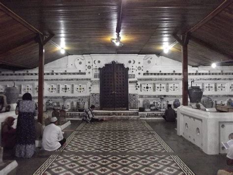 Makam Sunan Gunung Jati Jejak Sejarah Yang Menjadi Wisata Religi Di