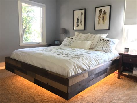 Click here to access the free plans. Weathered Hardwood King Size Floating Bed : woodworking