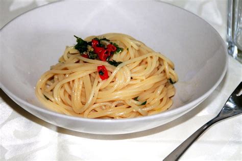 Check spelling or type a new query. Spaghetti Aglio Olio e Peperocino - Rezept - kochbar.de