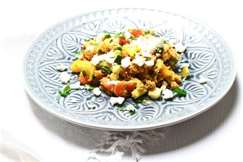 Combine couscous, broccoli, onion, and next 10 ingredients (onion through chickpeas), tossing gently. HELLO FRESH VEGGIE BOX - BUNTE COUSCOUS-GEMÜSEPFANNE MIT ...
