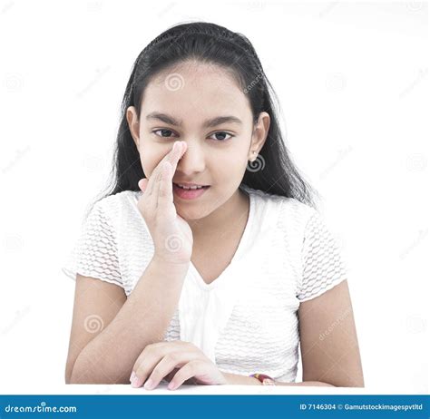 Het Aziatische Tiener Fluisteren Stock Foto Image Of Aziatisch Angst