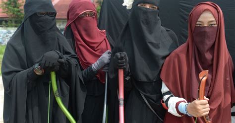 Indonesias Niqab Squad Takes Aim At Face Veil Prejudice Daftsex Hd
