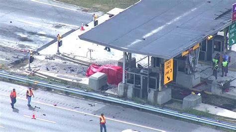 Photos Car Crashes Into Turnpike Toll Booth