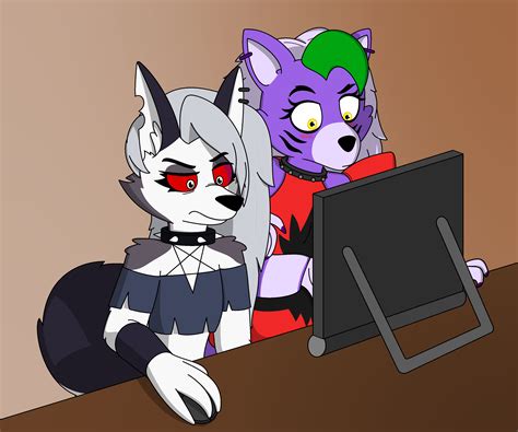 Roxanne and Loona looking at their fanbases : fivenightsatfreddys