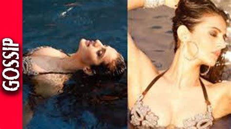ameesha patel trolled for bikini photo shoot latest bollywood news 2018 youtube