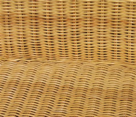 The pattern can be in a basket weave, diamond, or herringbone twill pattern around the four rungs or dowels that make up the seat. Free rattan texture Stock Photo - FreeImages.com