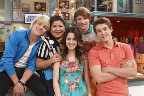 Ally`s pov a week ago austin started acting different. Mundo Fanmania: Las cosas entre Ross Lynch y Laura Marano ...