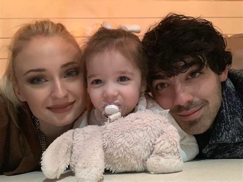 Sophie Turner Joe Jonas Pics With Nieces Ahead Of Baby