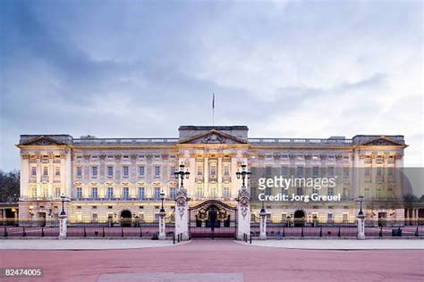 Exterior Of Buckingham Palace Stock Fotos Und Bilder Getty Images