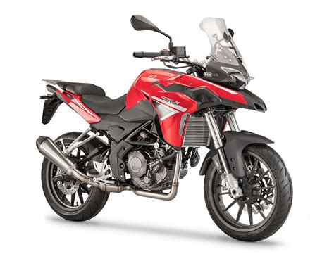 Benelli trk 251 è la tua prima compagna di viaggio, una moto pensata per vivere l'avventura che hai sempre sognato. Benelli TRK 251 / 125 2019 - Galerie moto - MOTOPLANETE