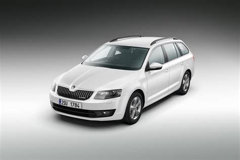Витончений, чіткий дизайн, який завжди в тренді. New Skoda Octavia GreenLine Announced: 3.3 L/100KM and 87 ...