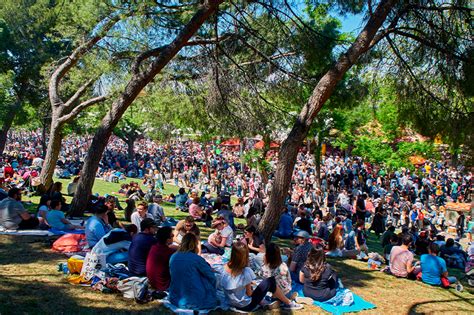 Tiene un carácter eminentemente popular. 【SAN ISIDRO】Los mejores planes para hacer en Madrid | intu ...