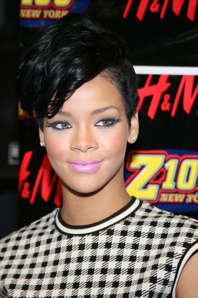 Short African American Hairstyle Pictures