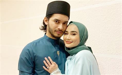 Kuala lumpur, july 27 — local celebrity couple aeril zafrel and wife wawa zainal are planning to build a rm1.2 million mosque in the actor's hometown aeril, whose real name is suhairil sunari, and his wife who are the owners of wawa cosmetics, has just launched a new cosmetic product muslim. Aeril Zafrel, Wawa Zainal Hulur Dana RM1.2 Juta Bina ...