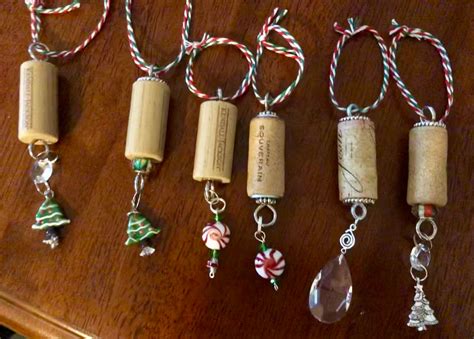 10 Wine Cork Ornaments Diy