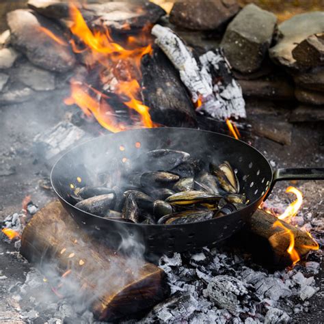 How To Smoke Mussels Over The Fire Jan Braai