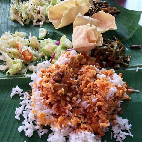 The banana leaf meal business in the coffeeshop was the heart and soul of raman nair, a man from india who decided to sell food to make ends meet my grandfather and the owner of this restaurant decided to work together and provide customers with good food and drinks in klang, he said. 10 Best Banana Leaf Rice In Klang Valley That Will Send ...