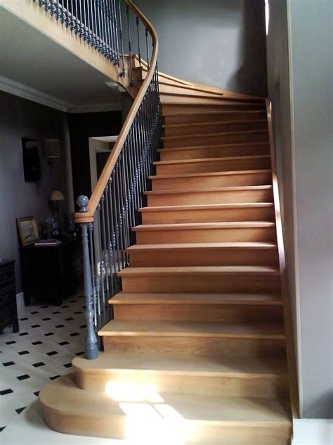Check spelling or type a new query. Très bel escalier en bois de style ancien avec marches ...
