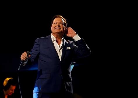 He is one of the most popular singers in portugal. Cantar é a minha razão de viver: Marco Paulo celebra 75 ...