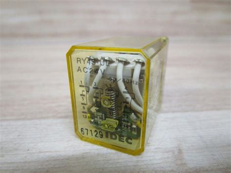 12 Vdc 4 Pole Double Throw General Purpose Relay Mechanical Component