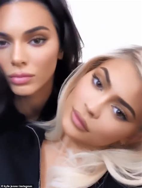 kylie jenner and sister kendall show their matching pouts as they pucker up for new instagram
