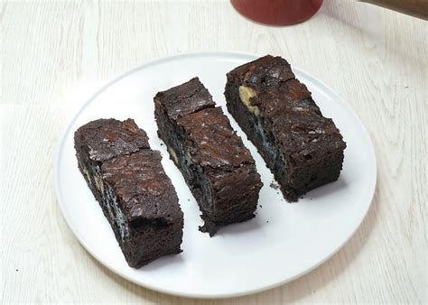 Cmiw ya karena kalo yang namanya brownies itu harusnya memiliki tekstur. Brownies yang Cakey, Fudgy, dan Chewy, Apa Saja Cirinya?