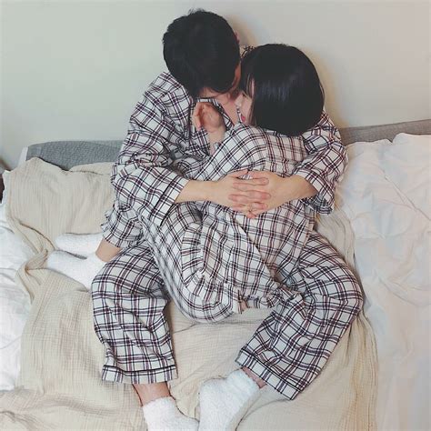 Pin By Baro Nè On Luv Couples Ulzzang Couple Cute Korean Couples