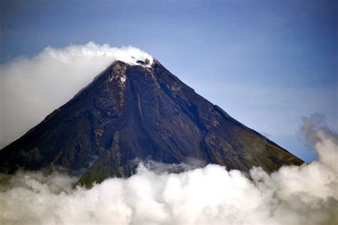 Mayon Volcano On Alert Level 3 May Erupt Soon