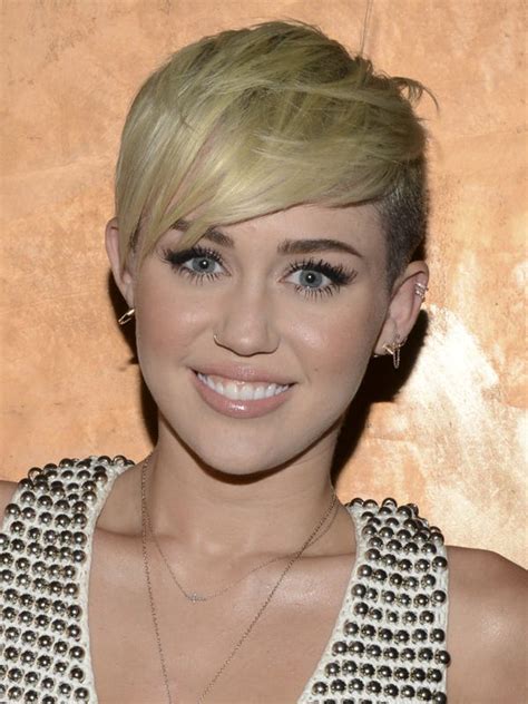 Miley Cyrus Slams Fake Fanning Sisters On Twitter