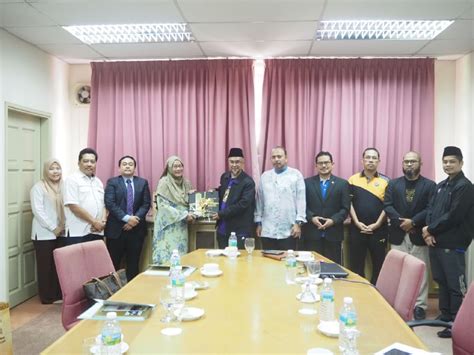 Explore kolej yayasan sabah courses such as foundation, undergraduate and get details of scholarships, intakes 2021, entry requirement, kolej yayasan sabah fees structure and related news. Kunjungan Hormat Yayasan Sabah | Kolej Universiti Islam ...