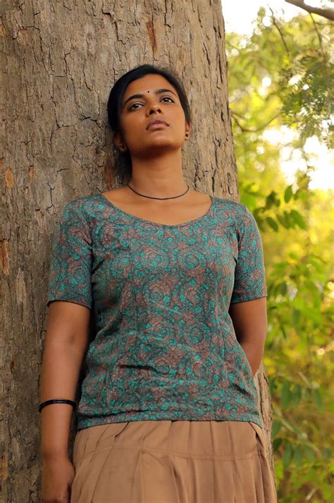 Aishwarya rajesh family photos with father, m. Aishwarya Rajesh - movieandpeople
