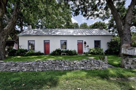The Burell House An Old Texas Homestead For Sale Hooked On Houses
