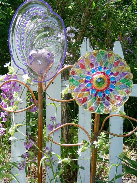 Have We Tired Of Glass Flower Art Yet Glass Garden Flowers Glass