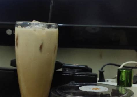 Resep Es kopi latte oleh cendy cendut - Cookpad