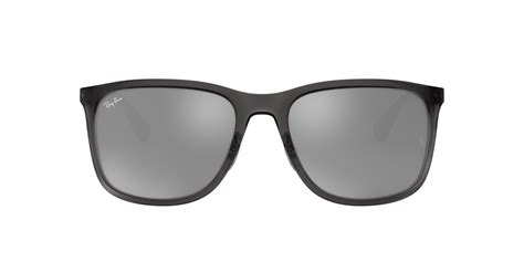 Inspired by the classic wayfarer, this iconic style has a slightly larger frame and a rectangular lens shape, complete with a rubberized frame finish for an effortlessly cool look. Ray-Ban RB4313 6379/88 58-19 Schwarz Matt | Visiofactory