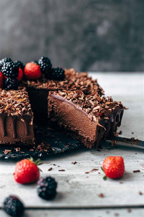 Sponge cakes are best eaten on the same day they are made or the next day as they tend to go dry quite quickly. The Chocolate Mousse Cake Recipe | Also The Crumbs Please