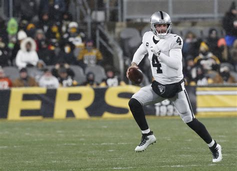 Report: Raiders QB Derek Carr not permitted to seek trade | Reuters