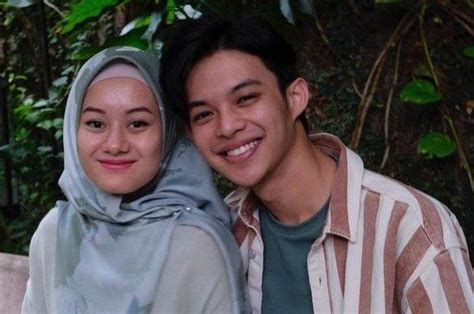 Pemilik nama lengkap nyimas khodidjah nasthiti adinda ini lahir di palembang, 24 tahun silam. Bahagia Sedang Hamil, Dinda Hauw Malah Ungkap Penyesalan ...