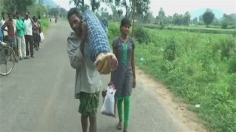 Indian Man Carries Dead Wifes Body 10 Km After Hospital Refuses To