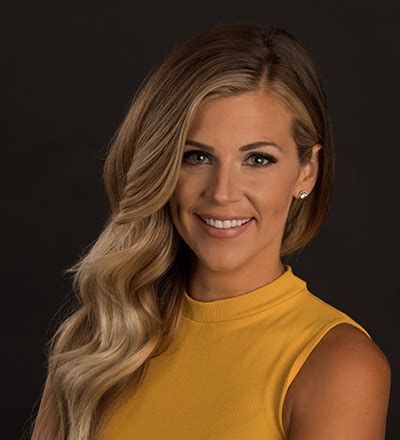 Born december 11, 1985) is an american sportscaster who is the host of sunday nfl countdown on espn. Alumna Samantha Ponder named host of ESPN's 'Sunday NFL Countdown' | Liberty University