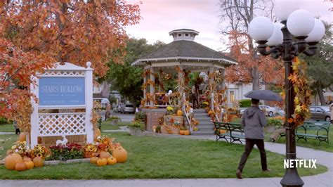 A Gilmore Girls Fan Festival Is Bringing Stars Hollow To Life