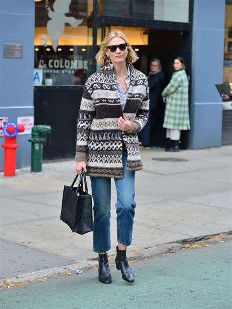 But what we're really obsessed with is the 6' 2 supermodel's. Karlie Kloss Street Style - NYC 11/14/2019 • CelebMafia