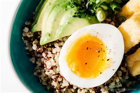 Cook quinoa (1/2 cup uncooked quinoa to 1 cup water) for 2 servings. Quinoa Breakfast Bowl with Soft Boiled Eggs, Avocado ...