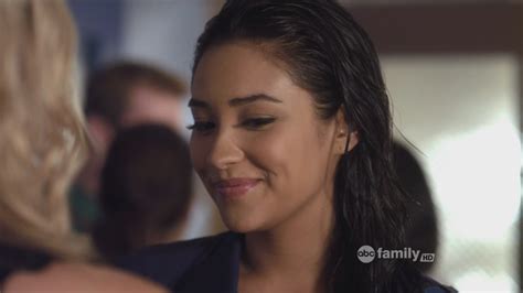 Pll 2 02 The Goodbye Look Shay Mitchell Image 23243988 Fanpop