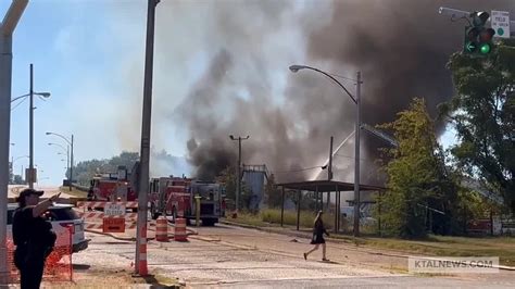 Explosions reported in massive fire south of downtown Shreveport - YouTube